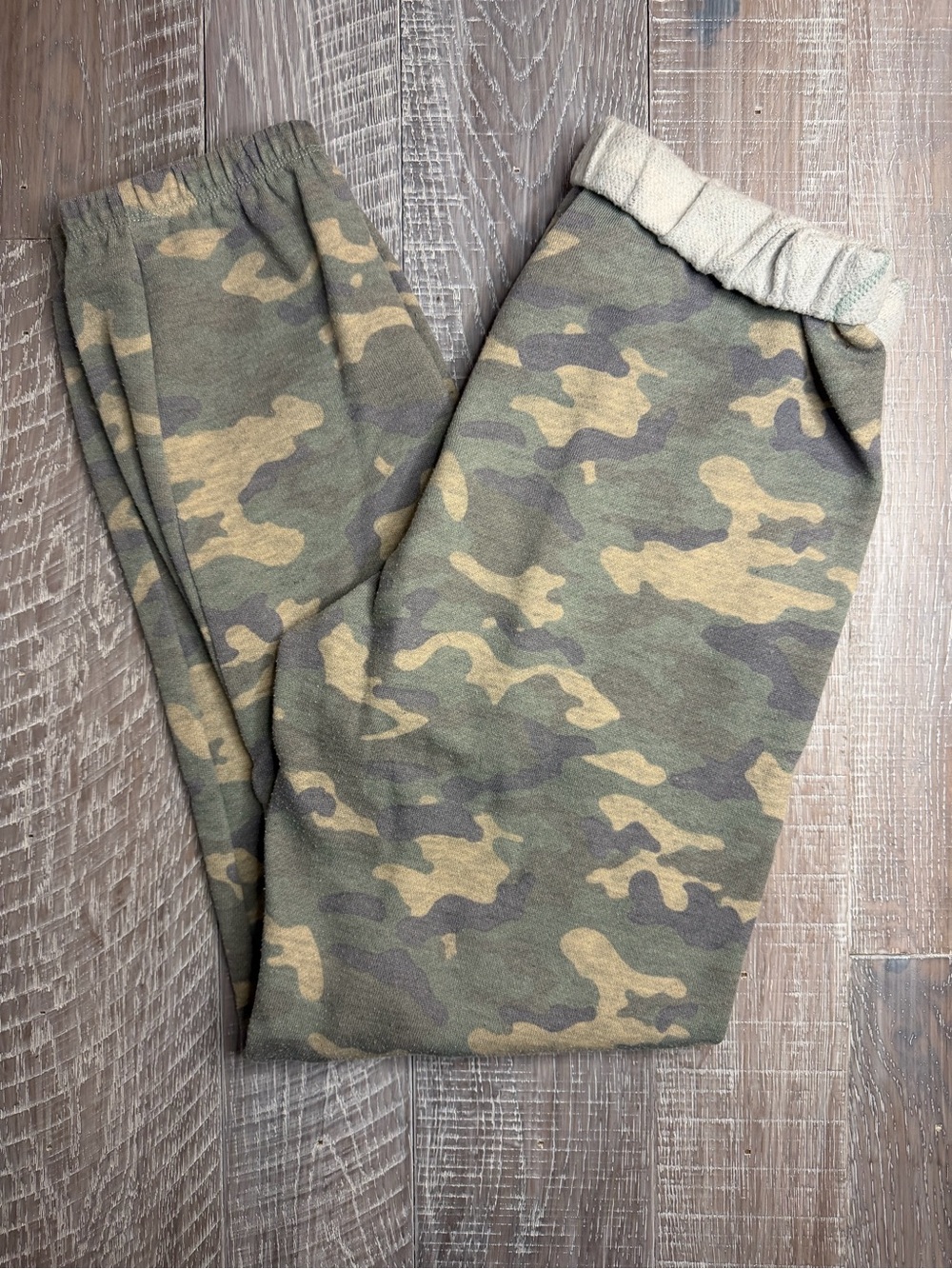Madison & Berkeley Camo Joggers - Olive & Tan